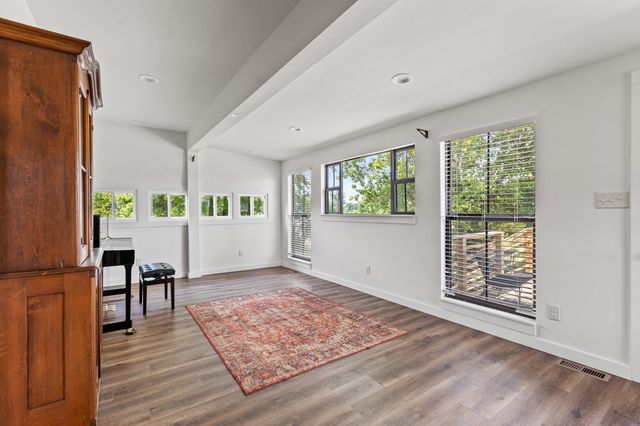 445 College Hill Road, Waco, KY 40385