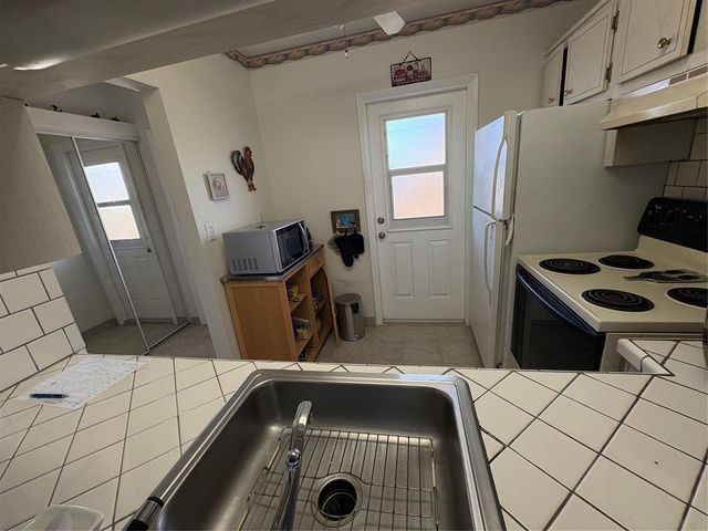 3506 NW 49th Avenue 604, Lauderdale Lakes, FL 33319