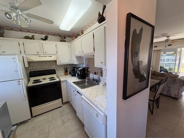 3506 NW 49th Avenue 604, Lauderdale Lakes, FL 33319