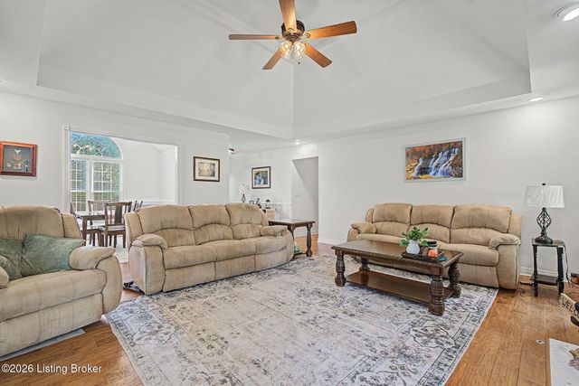 440 S Peak Ave, Shepherdsville, KY 40165