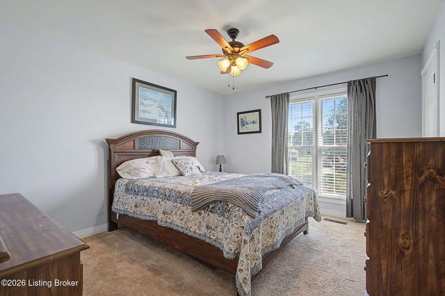 440 S Peak Ave, Shepherdsville, KY 40165