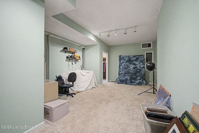 440 S Peak Ave, Shepherdsville, KY 40165