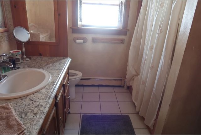 25 Old Center St, Carver, MA 02330