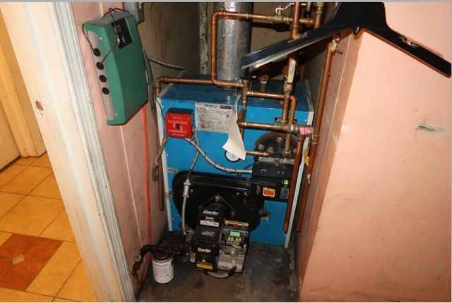 25 Old Center St, Carver, MA 02330