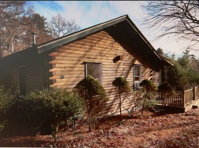 25 Old Center St, Carver, MA 02330