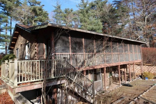 25 Old Center St, Carver, MA 02330