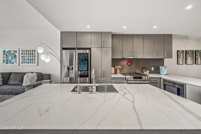 2300 E CAMPBELL Avenue 405, Phoenix, AZ 85016