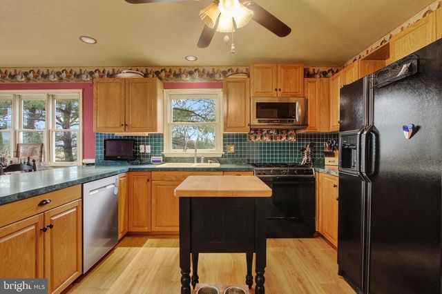 837 HANCOCK DR, Gettysburg, PA 17325