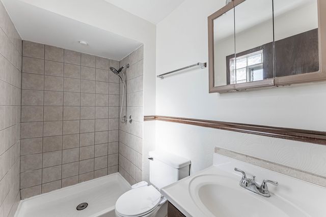 7560 Banks Street 2, Justice, IL 60458