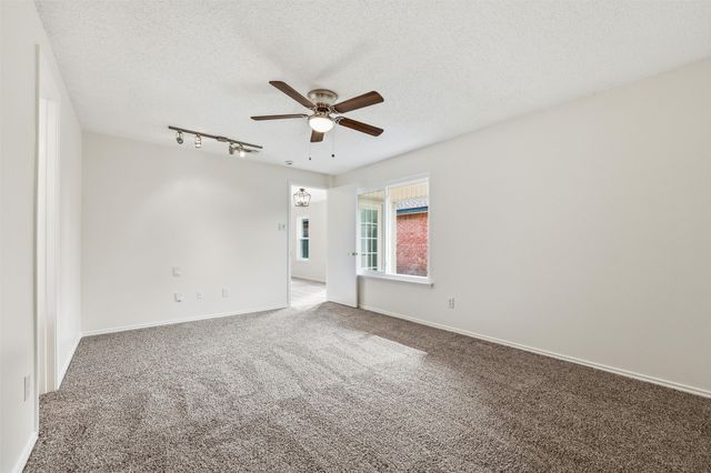 609 Renaissance Place, Cedar Hill, TX 75104