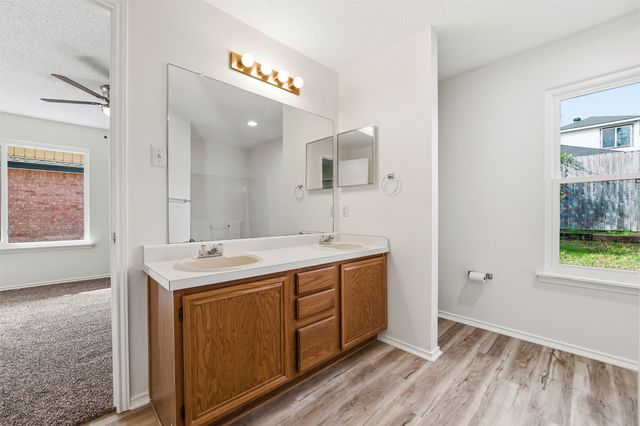 609 Renaissance Place, Cedar Hill, TX 75104