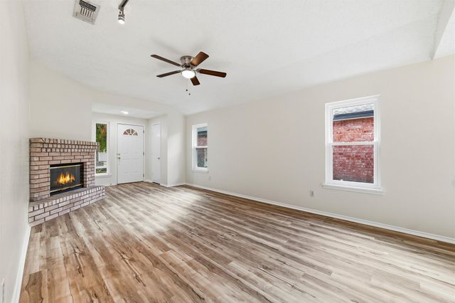 609 Renaissance Place, Cedar Hill, TX 75104