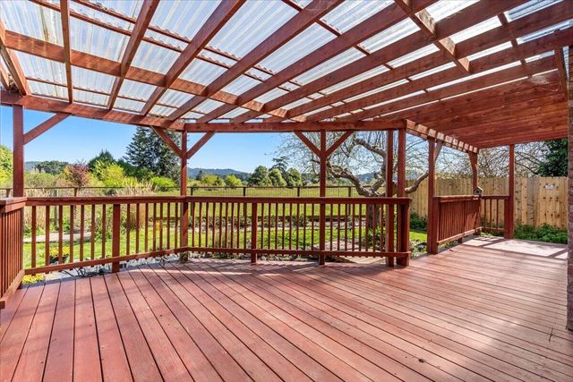1274 Ross Hill Road, Fortuna, CA 95540