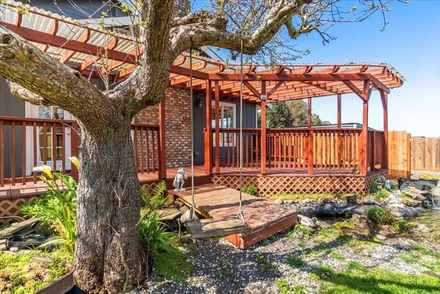 1274 Ross Hill Road, Fortuna, CA 95540