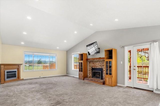1274 Ross Hill Road, Fortuna, CA 95540