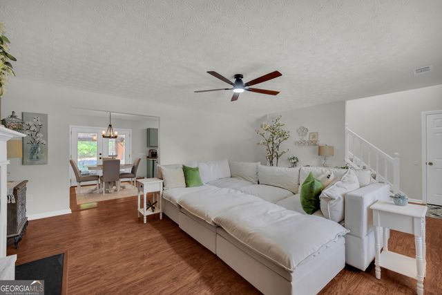 241 Fox Run, Loganville, GA 30052