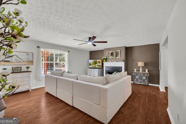 241 Fox Run, Loganville, GA 30052
