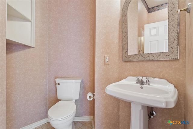 909 Paint Brush Lane, Temple, TX 76502