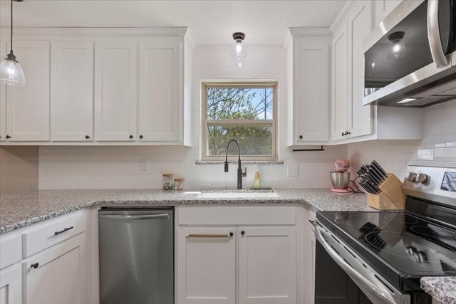 103 York Drive, Lorena, TX 76655