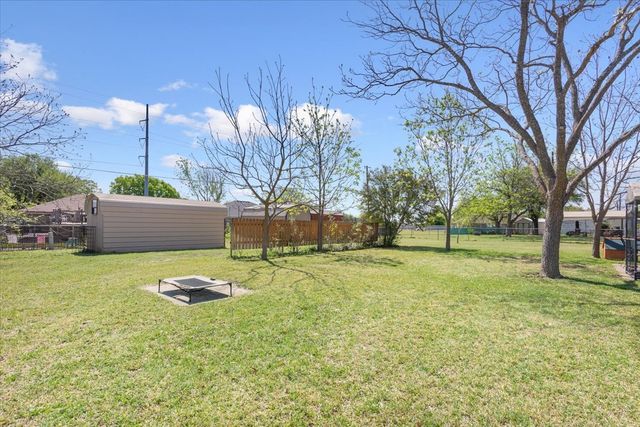 103 York Drive, Lorena, TX 76655
