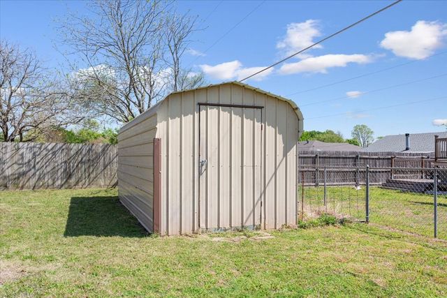 103 York Drive, Lorena, TX 76655