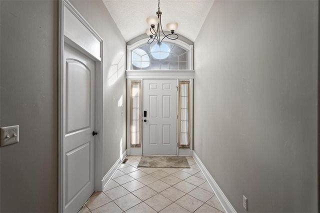 1208 SW Neelie Lane, Lee's Summit, MO 64082