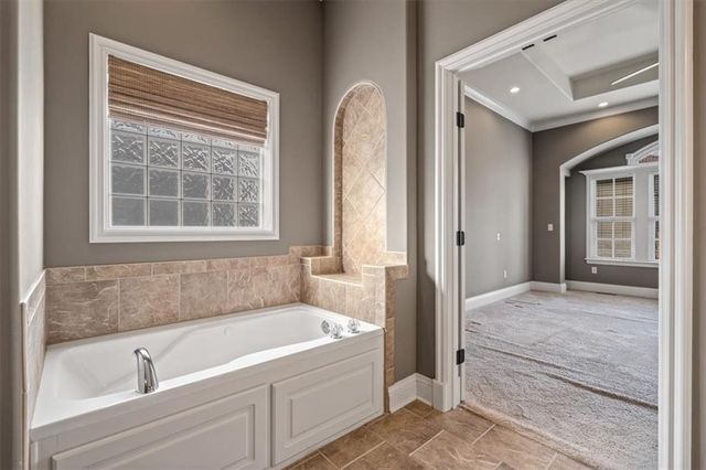 1208 SW Neelie Lane, Lee's Summit, MO 64082