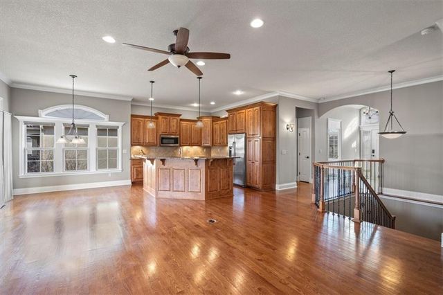 1208 SW Neelie Lane, Lee's Summit, MO 64082