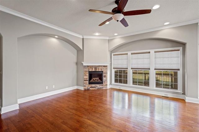 1208 SW Neelie Lane, Lee's Summit, MO 64082