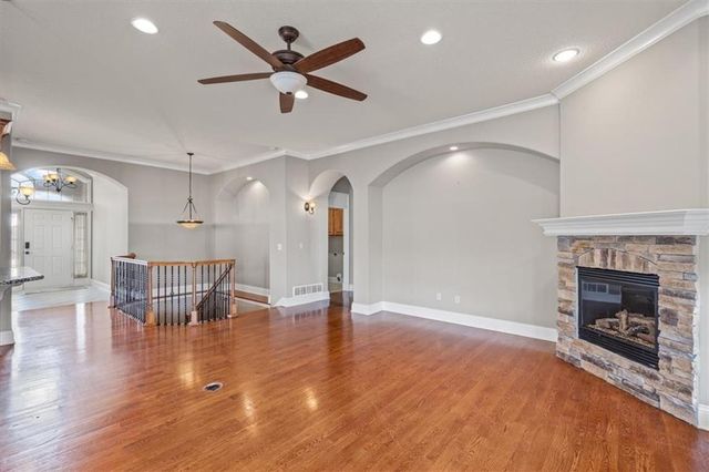 1208 SW Neelie Lane, Lee's Summit, MO 64082