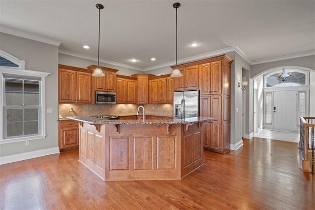 1208 SW Neelie Lane, Lee's Summit, MO 64082