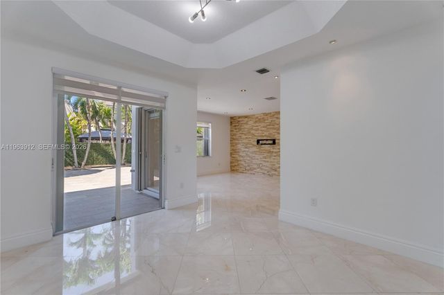 7044 NW 115th Ct, Doral, FL 33178