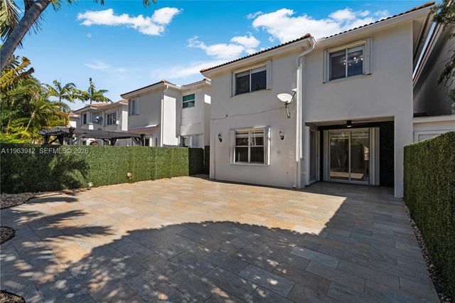 7044 NW 115th Ct, Doral, FL 33178