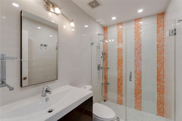 7044 NW 115th Ct, Doral, FL 33178