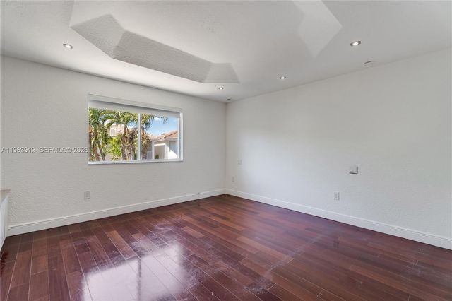 7044 NW 115th Ct, Doral, FL 33178