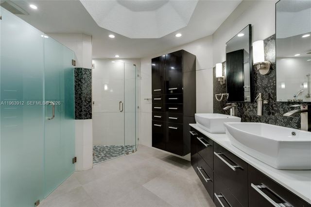 7044 NW 115th Ct, Doral, FL 33178