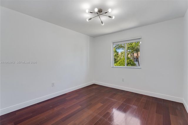 7044 NW 115th Ct, Doral, FL 33178