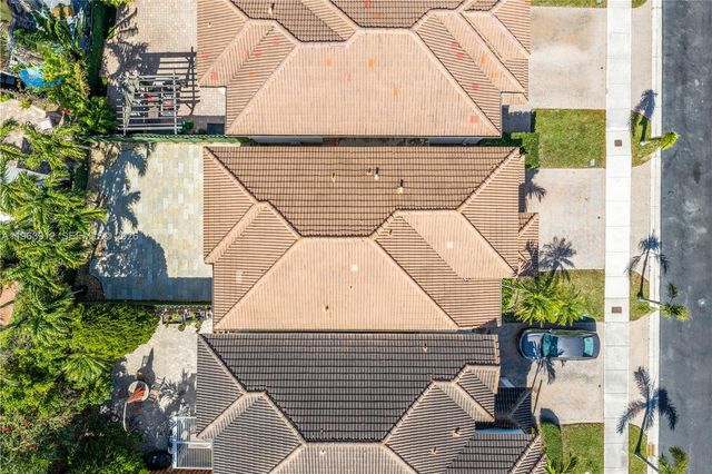 7044 NW 115th Ct, Doral, FL 33178