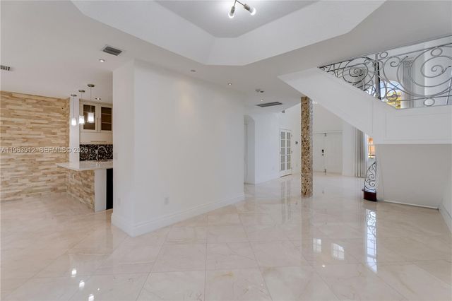 7044 NW 115th Ct, Doral, FL 33178