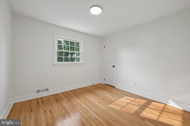3 KENNINGTON RD, Marlton, NJ 08053