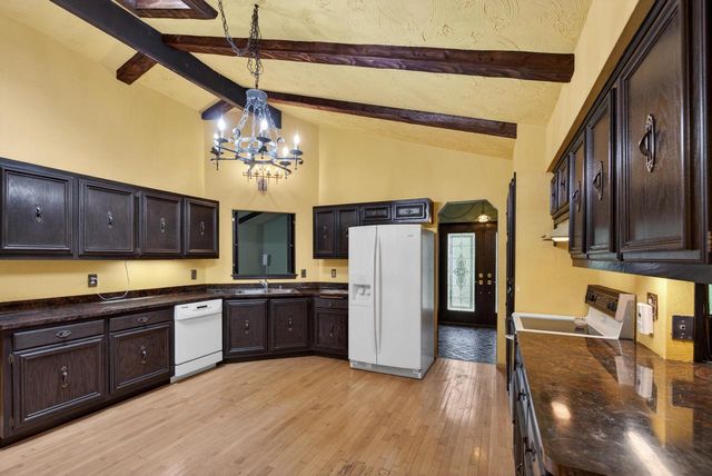W284S3590 Grouse COURT, Waukesha, WI 53189