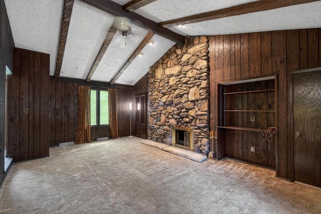 W284S3590 Grouse COURT, Waukesha, WI 53189