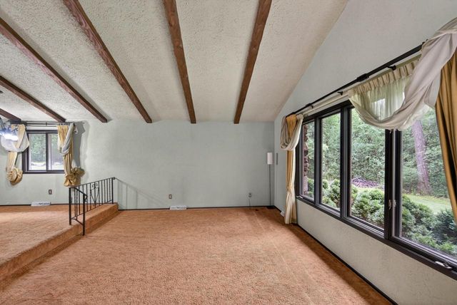 W284S3590 Grouse COURT, Waukesha, WI 53189