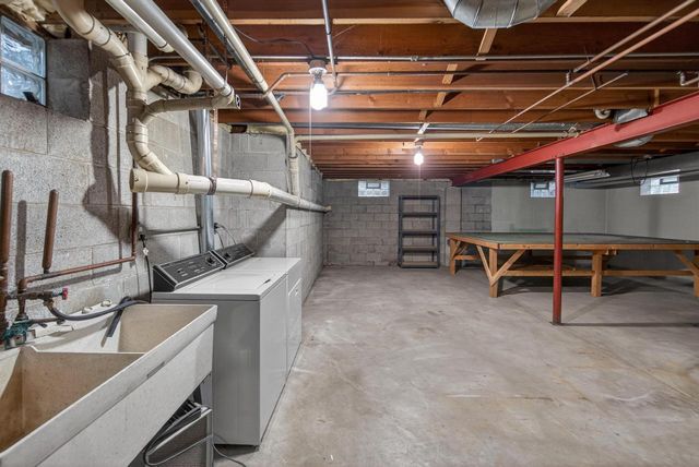 W284S3590 Grouse COURT, Waukesha, WI 53189
