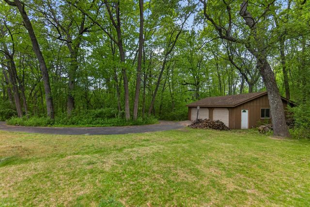 W284S3590 Grouse COURT, Waukesha, WI 53189