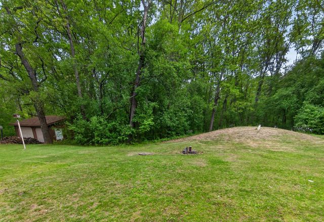 W284S3590 Grouse COURT, Waukesha, WI 53189