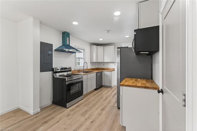 220 Charlotte AVE, Suffolk, VA 23434