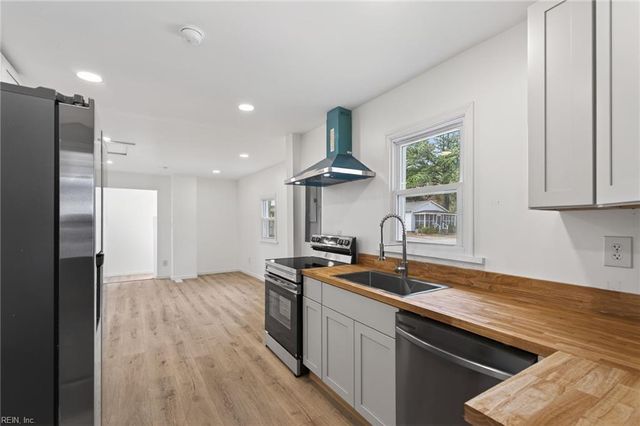 220 Charlotte AVE, Suffolk, VA 23434