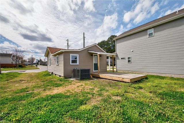 220 Charlotte AVE, Suffolk, VA 23434