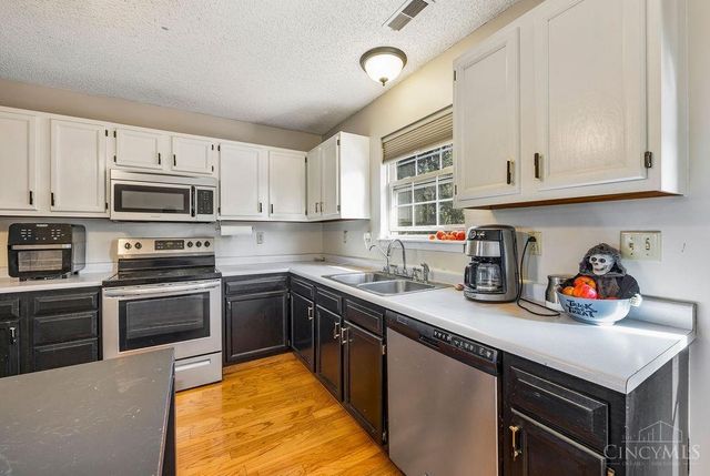 608 Meadow Brook Place, Trenton, OH 45067